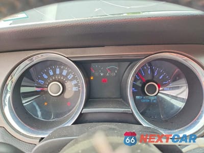 Zdjęcie 9 z 12 samochodu: 2014 FORD MUSTANG VIN:1ZVBP8AM5E5319096 - miniatura