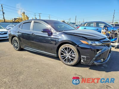 Czwarte zdjęcie samochodu z boku: 2022 TOYOTA CAMRY SE VIN:4T1G11AK0NU674713 - miniatura