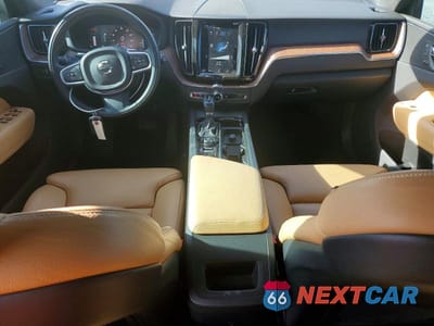 Zdjęcie 8 z 13 samochodu: 2019 VOLVO XC60 T5 MOMENTUM VIN:LYV102DK7KB205378 - miniatura
