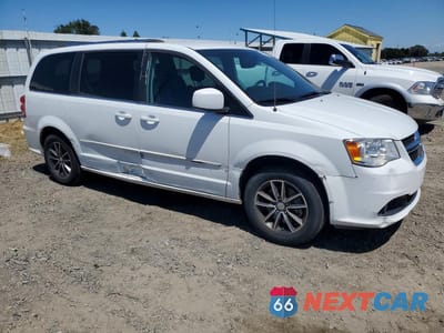 Czwarte zdjęcie samochodu z boku: 2017 DODGE GRAND CARAVAN SXT VIN:2C4RDGCG4HR558027 - miniatura
