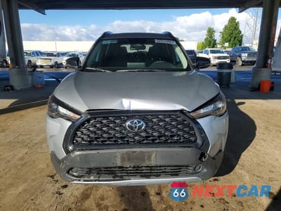 Piąte zdjęcie samochodu w środku: 2025 TOYOTA COROLLA CROSS LE VIN:7MUCAAAG6SV120550 - miniatura