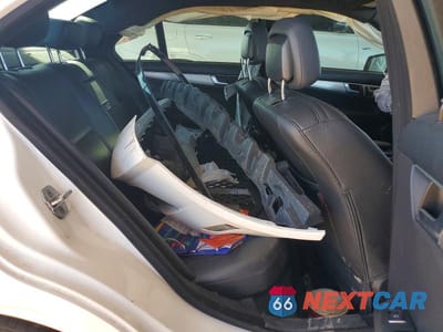 Zdjęcie 10 z 11 samochodu: 2014 MERCEDES-BENZ C 300 4MATIC VIN:WDDGF8AB8ER324141 - miniatura