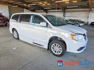 Czwarte zdjęcie samochodu z boku: 2018 DODGE GRAND CARAVAN- WHEELCHAIR VAN- GAS LEAK VIN:2C4RDGCG7JR206064 - miniatura