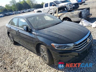 Czwarte zdjęcie samochodu z boku: 2021 VOLKSWAGEN JETTA S VIN:3VWC57BU1MM070887 - miniatura