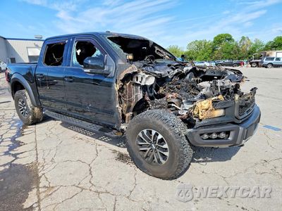 Czwarte zdjęcie samochodu z boku: 2017 FORD F150 RAPTOR VIN:1FTFW1RG3HFB66388 - miniatura