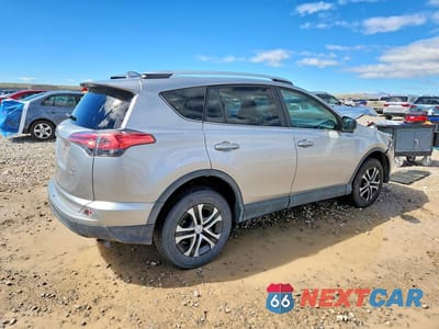 Trzecie zdjęcie samochodu z tyłu: 2016 TOYOTA RAV4 LE VIN:2T3BFREV6GW504154 - miniatura