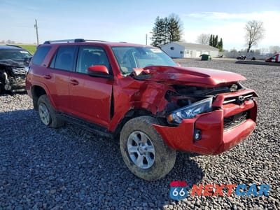 Czwarte zdjęcie samochodu z boku: 2021 TOYOTA 4RUNNER SR5 VIN:JTEMU5JR0M5946636 - miniatura