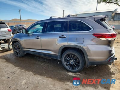 Drugie zdjęcie samochodu z przodu: 2019 TOYOTA HIGHLANDER SE VIN:5TDJZRFH0KS727540 - miniatura