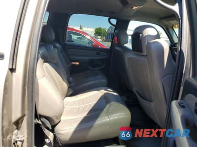 Zdjęcie 11 z 13 samochodu: 2002 CHEVROLET SUBURBAN K1500 VIN:1GNFK16T42J208091 - miniatura