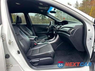 Zdjęcie 7 z 10 samochodu: 2017 HONDA ACCORD SPORT VIN:1HGCR2F56HA029432 - miniatura