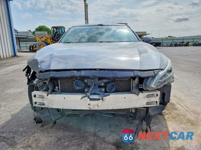 Piąte zdjęcie samochodu w środku: 2019 NISSAN ALTIMA SV VIN:1N4BL4DV1KC208005 - miniatura