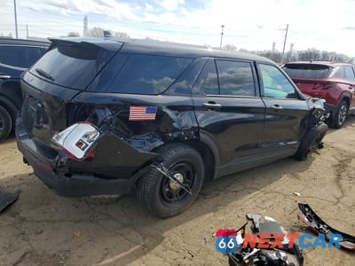 Trzecie zdjęcie samochodu z tyłu: 2023 FORD EXPLORER POLICE INTERCEPTOR VIN:1FM5K8AB7PGC18707 - miniatura