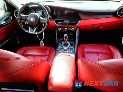 Zdjęcie 8 z 12 samochodu: 2021 ALFA ROMEO GIULIA SPORT VIN:ZARFAMAN0M7641922 - miniatura