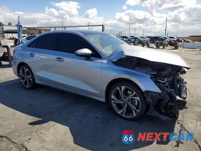 Czwarte zdjęcie samochodu z boku: 2022 AUDI A3 PREMIUM PLUS VIN:WAUHUDGYXNA100549 - miniatura