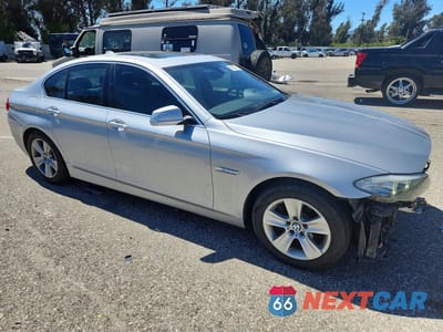 Czwarte zdjęcie samochodu z boku: 2013 BMW 528 I VIN:WBAXG5C54DD234393 - miniatura