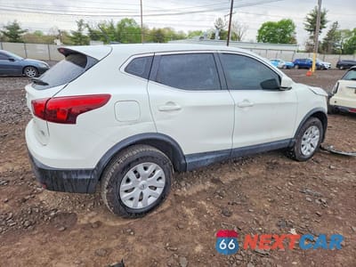 Trzecie zdjęcie samochodu z tyłu: 2019 NISSAN ROGUE SPORT S VIN:JN1BJ1CRXKW351619 - miniatura