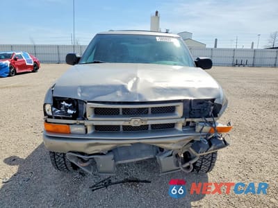 Piąte zdjęcie samochodu w środku: 2004 CHEV BLAZER VIN:1GNDT13X74K137171 - miniatura