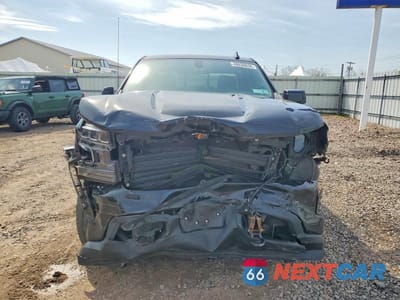 Piąte zdjęcie samochodu w środku: 2019 CHEVROLET SILVERADO K1500 RST VIN:1GCRYEED3KZ419290 - miniatura