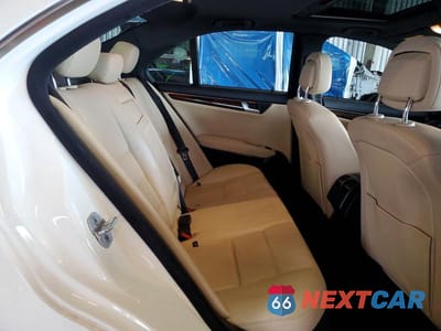 Zdjęcie 10 z 12 samochodu: 2013 MERCEDES-BENZ C 350 VIN:WDDGF5HB1DR254162 - miniatura