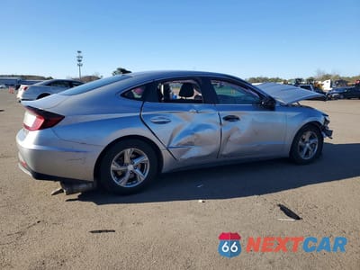 Trzecie zdjęcie samochodu z tyłu: 2021 HYUNDAI SONATA SE VIN:5NPEG4JA4MH100269 - miniatura