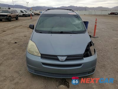 Piąte zdjęcie samochodu w środku: 2004 TOYOTA SIENNA CE VIN:5TDZA23CX4S122146 - miniatura