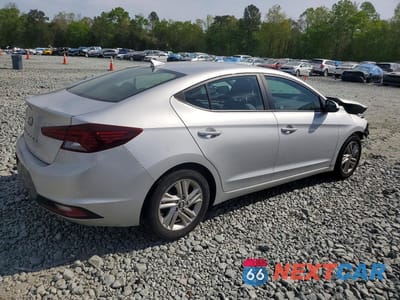Trzecie zdjęcie samochodu z tyłu: 2019 HYUNDAI ELANTRA SEL VIN:5NPD84LF4KH415491 - miniatura