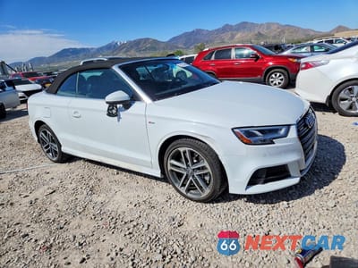 Czwarte zdjęcie samochodu z boku: 2019 AUDI A3 PREMIUM PLUS VIN:WAUYELFF5K1019638 - miniatura
