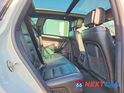 Zdjęcie 11 z 13 samochodu: 2017 VOLKSWAGEN TOUAREG WOLFSBURG VIN:WVGRF7BP1HD005300 - miniatura