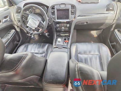 Zdjęcie 8 z 12 samochodu: 2023 CHRYSLER 300 S VIN:2C3CCABG2PH537712 - miniatura