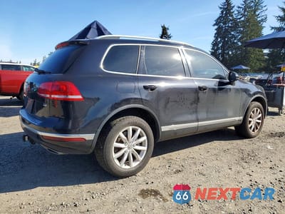 Trzecie zdjęcie samochodu z tyłu: 2015 VOLKSWAGEN TOUAREG V6 TDI VIN:WVGEP9BP8FD005699 - miniatura