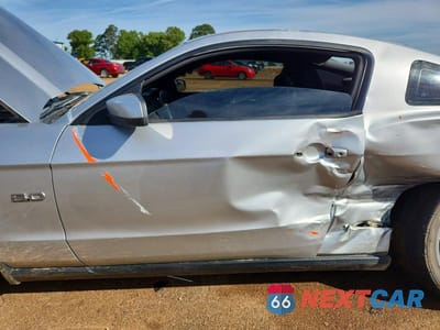 Zdjęcie 7 z 13 samochodu: 2012 FORD MUSTANG GT VIN:1ZVBP8CF1C5236003 - miniatura