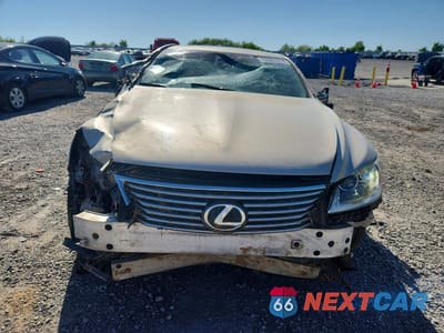Piąte zdjęcie samochodu w środku: 2014 LEXUS LS 460 VIN:JTHCL5EF4E5022753 - miniatura