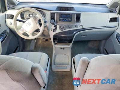 Zdjęcie 8 z 13 samochodu: 2011 TOYOTA SIENNA BASE 7-PASSENGER VIN:5TDZK3DC0BS171709 - miniatura