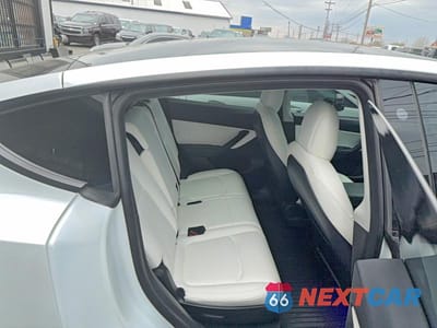 Zdjęcie 6 z 10 samochodu: 2022 TESLA MODEL Y VIN:7SAYGAEE4NF324475 - miniatura