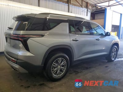 Trzecie zdjęcie samochodu z tyłu: 2024 CHEVROLET TRAVERSE LT VIN:1GNEVGKS7RJ176959 - miniatura