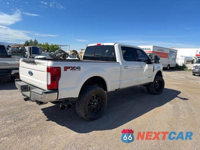 Czwarte zdjęcie samochodu z boku: 2017 FORD F250 SUPER DUTY VIN:1FT7W2BT5HEE12459 - miniatura