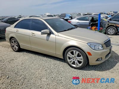 Czwarte zdjęcie samochodu z boku: 2010 MERCEDES-BENZ C 300 VIN:WDDGF5EB4AR127986 - miniatura