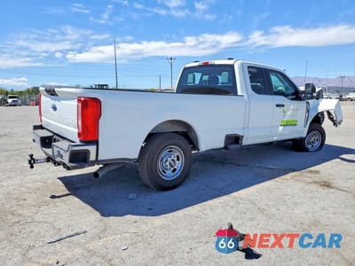Trzecie zdjęcie samochodu z tyłu: 2025 FORD F250 CC 4X VIN:1FT7X2AA0SEE12793 - miniatura