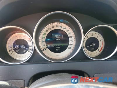 Zdjęcie 9 z 12 samochodu: 2013 MERCEDES-BENZ C 250 VIN:WDDGF4HB4DR273010 - miniatura