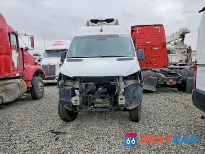 Piąte zdjęcie samochodu w środku: 2019 MERCEDES BENZ SPRINTER 2500 VIN:W1W4EBVY6KT016920 - miniatura