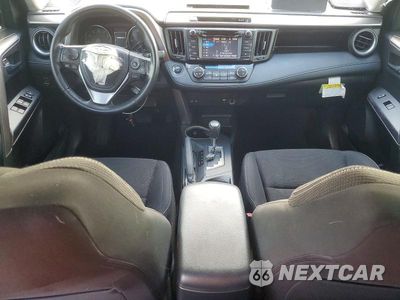 Zdjęcie 8 z 13 samochodu: 2018 TOYOTA RAV4 XLE VIN:JTMWFREV7JJ188349 - miniatura