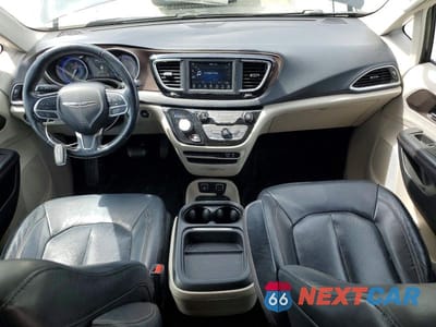 Zdjęcie 8 z 13 samochodu: 2019 CHRYSLER PACIFICA TOURING L VIN:2C4RC1BG6KR680803 - miniatura