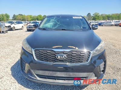 Piąte zdjęcie samochodu w środku: 2019 KIA SORENTO LX V6 VIN:5XYPG4A53KG494265 - miniatura
