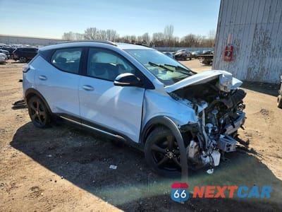 Czwarte zdjęcie samochodu z boku: 2022 CHEVROLET BOLT EUV PREMIER VIN:1G1FZ6S01N4117739 - miniatura