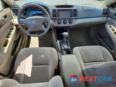 Zdjęcie 8 z 12 samochodu: 2002 TOYOTA CAMRY LE VIN:4T1BE32K32U514118 - miniatura
