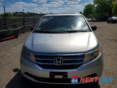 Piąte zdjęcie samochodu w środku: 2011 HONDA ODYSSEY EXL VIN:5FNRL5H64BB085594 - miniatura