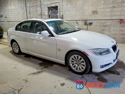 Czwarte zdjęcie samochodu z boku: 2009 BMW 328 XI SULEV VIN:WBAPK53539A643136 - miniatura