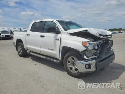 Czwarte zdjęcie samochodu z boku: 2021 TOYOTA TUNDRA SR5 VIN:5TFEY5F17MX288804 - miniatura