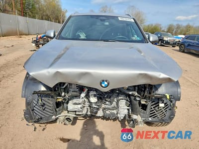 Piąte zdjęcie samochodu w środku: 2025 BMW X1 XDRIVE28I VIN:WBX73EF0XS5175603 - miniatura