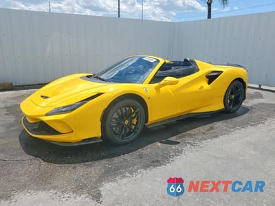 2021 FERRARI F8 SPIDER ZFF93LMA2M0262015 - główne zdjęcie licytacji z USA - miniatura